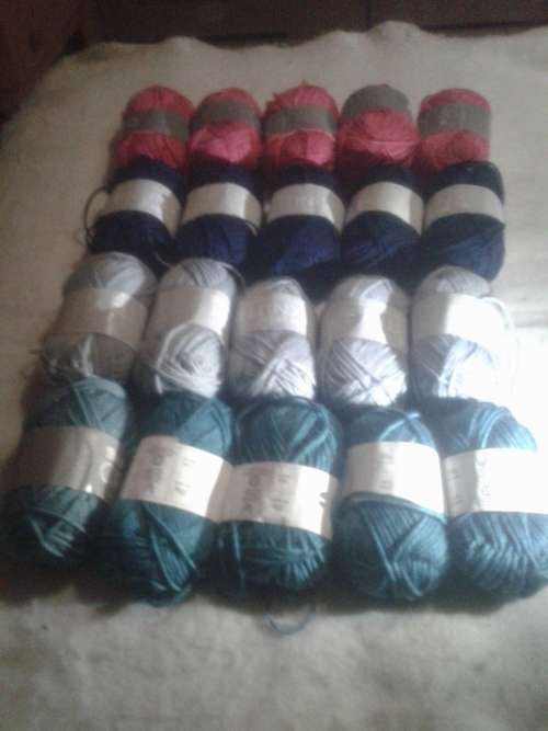 20 X 25G MULTICOLOR KNITTING OR CROCHET WOOL