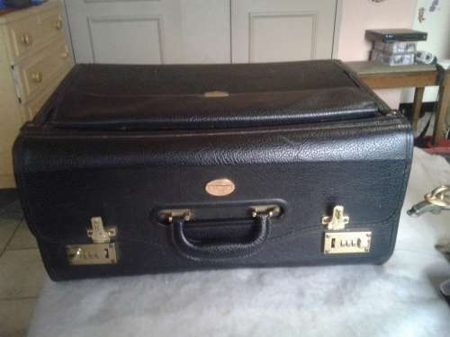 AUTHENTIC BUSBY DESIGN BRIEFCASE(GENUINE LEATHER)