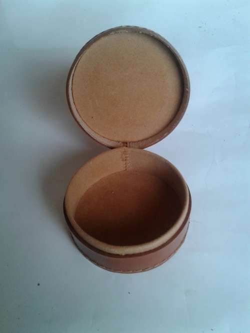 REAL HIDE,MADE IN ENGLAND ROUND CONTAINER