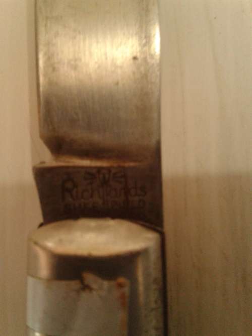 RICH+ARDS ,SHEFFIELD ENGLAND COLLECTORS KNIFE