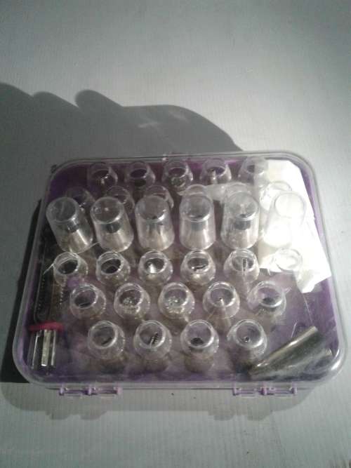 30 PIECE ALL SORTS BAKING NOZZLES INCL.A PIPING BAG