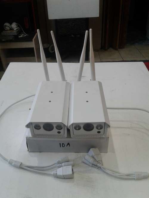 2 X WI-FI CAMERAS,ONE BID