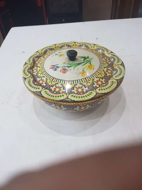 VINTAGE ENAMEL BOWL WITH LID