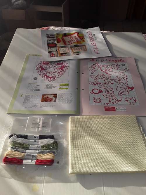 CROSS STITCH KIT(INCL.NEEEDLES,COTTON, CANVAS AND PATTERNS)