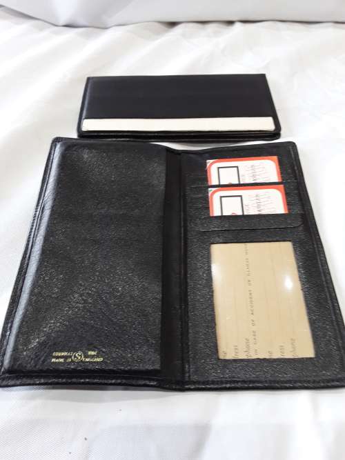 MADE IN ENGLAND 2 IN ONE CONNOLY HIDE WALLET INCL.DOCUMENT WALLET(MINT CONDITION)