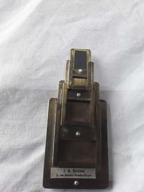 J,A SCALE MODEL CARDS IN LEATHER CASE