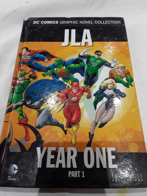 DC HARDCOVER COMIC ( JLA YEAR ONE)PART ONE