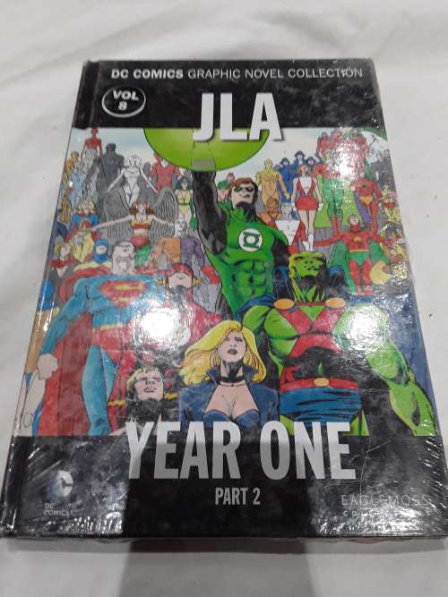 DC HARDCOVER COMIC ( JLA, YEAR ONE)PART 2