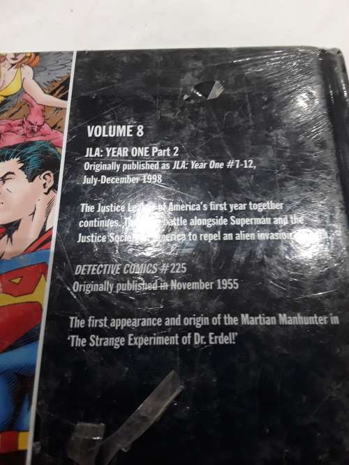 DC HARDCOVER COMIC ( JLA, YEAR ONE)PART 2