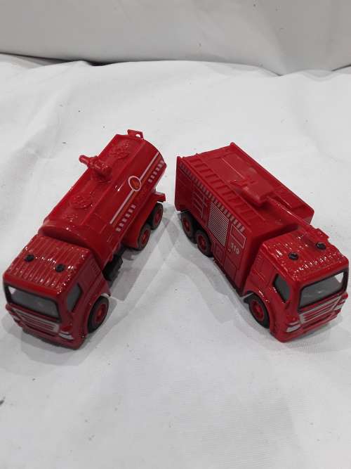 2 X DIE CAST FIRE RESCUE TRUCKS(ONE BID FOR BOTH)