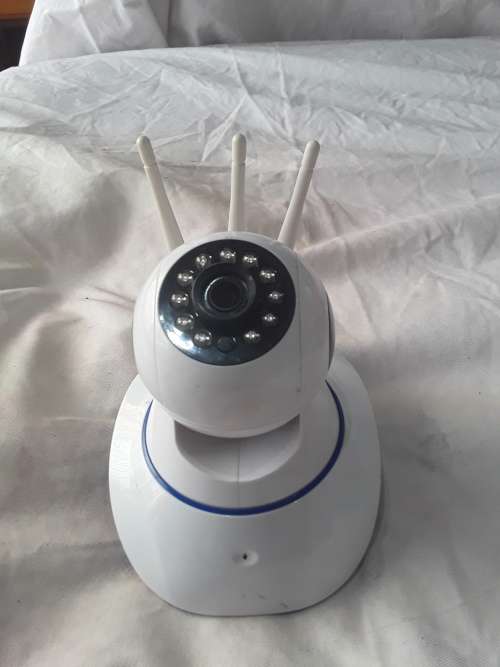 WIRELESS NETWORK IP CAMERA