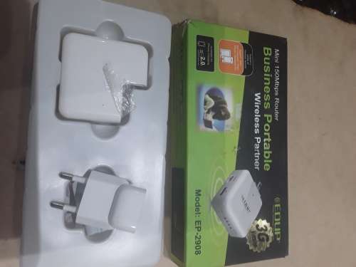 PORTABLE WIRELESS ROUTER