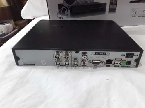4 CHANNELS CCTV RECORDING KIT(DVR,4x 1200 TVL CAMERAS,4 CABLES,ETC)PHONE VIEWING & INTERNET
