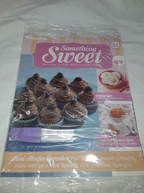 SOMETHING SWEET MINI SPATULA INCL.RECIPE MAGAZINE (ISSUE 55)