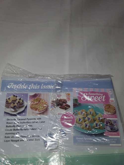 SOMETHING SWEET BUTTERFLY PLUNGER CUTTER INCL.RECIPE MAGAZINE (ISSUE 65)