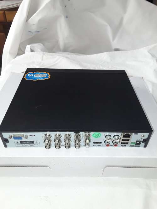 8 CHANNELS DVR INCL.POWER SUPPLY & MOUSE