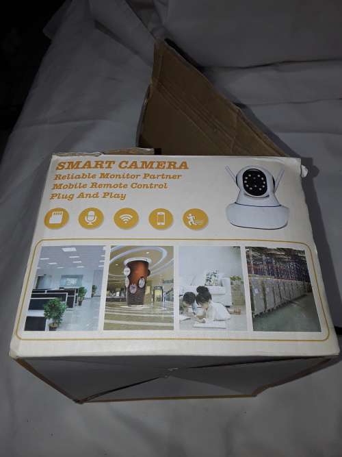 WI FI SURVEILLANCE PLUG & PLAY CAMERA