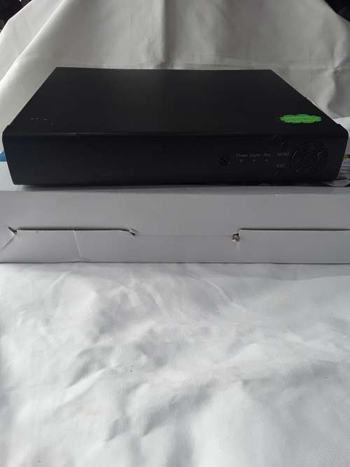 8 CHANNELS AHD DVR INCL.POWER SUPPLY,REMOTE AND MOUSE