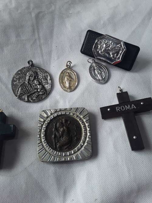 JOB LOT SPIRITUAL ITEMS(8 PIECE)