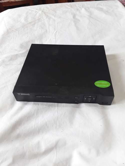 8 CHANNELS AHD DVR,INCL.POWER SUPPLY, REMOTE AND MOUSE