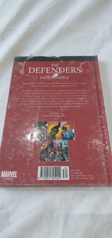 MARVEL HARDCOVER COMIC (THE DEFENDERS)