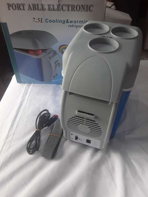 7,5L PORTABLE COOLING AND WARMING REFRIGERATOR