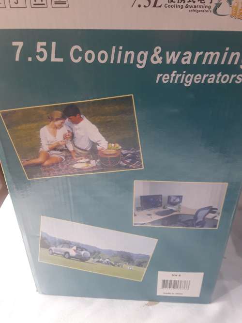 7,5L PORTABLE COOLING AND WARMING REFRIGERATOR