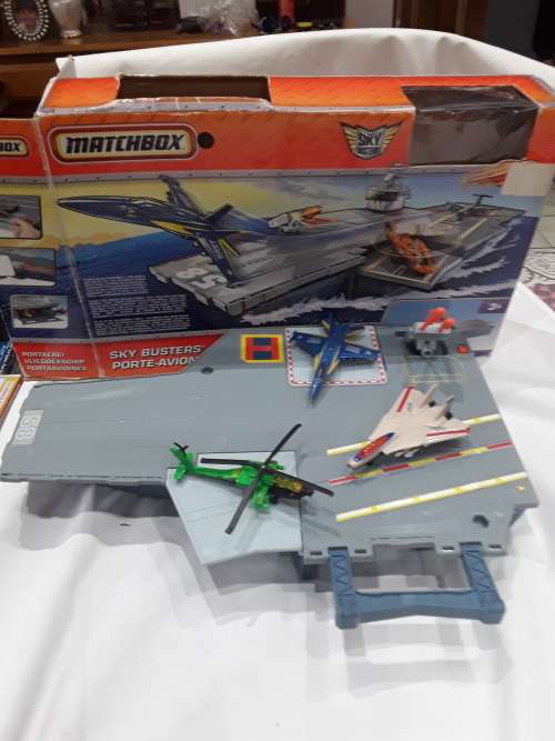 COMPLETE MATCHBOX SKY BUSTERS AIRCRAFT CARRIER WITH PLANES