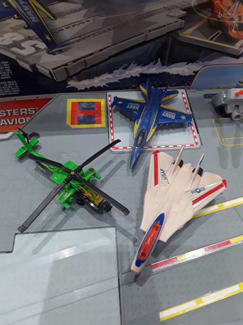 COMPLETE MATCHBOX SKY BUSTERS AIRCRAFT CARRIER WITH PLANES