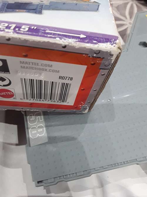 COMPLETE MATCHBOX SKY BUSTERS AIRCRAFT CARRIER WITH PLANES