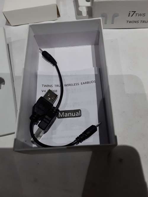 TWS WIRELESS EARBUDS (HANDSFREE)IMMEDIATE DELIVERY