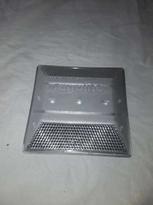 RAYOLITE PAVEMENT REFLECTOR/CAT EYES(WHITE)