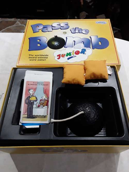 PASS THE BOMB GAME
