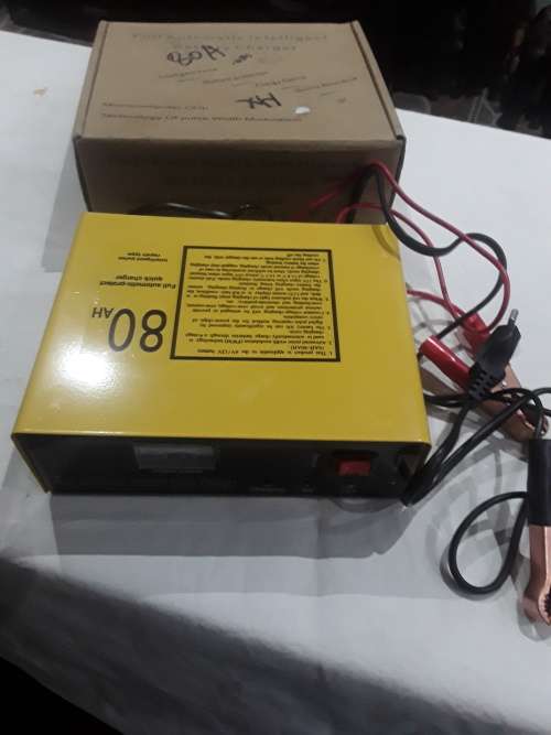FULLY AUTOMATIC BATTERY CHARGER(MICROCOMPUTER CHIP)