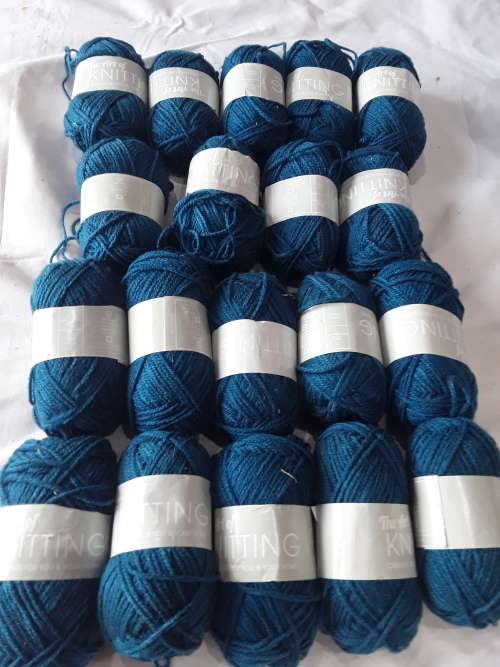 20 X 25g ROYAL BLUE KNITTING WOOL(ONE BID FOR ALL)