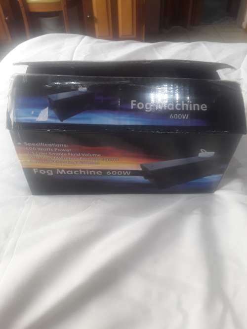 600 WATTS REMOTE CONTROLLED FOG MACHINE
