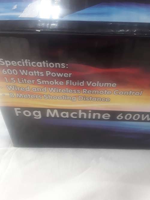 600 WATTS REMOTE CONTROLLED FOG MACHINE