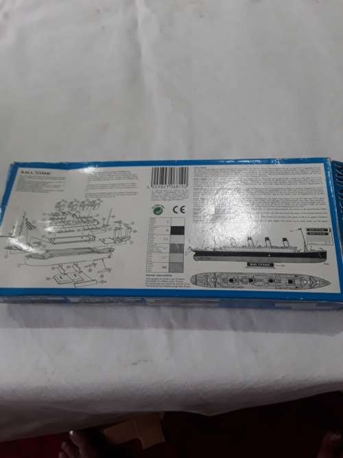 R.M.S TITANIC PLASTI MODEL TO BUILD