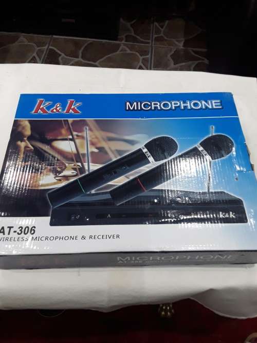 WIRELESS MICROPHONE AND RECEIVER