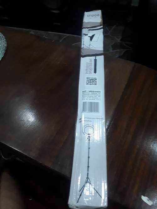 PROFFESSIONAL DESIGN TRIPOD STAND (2M)