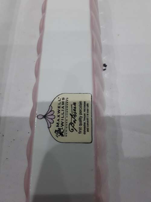 MAXWELL WILLIAMS FIRST QUALITY PORCELAIN SERVING DISH