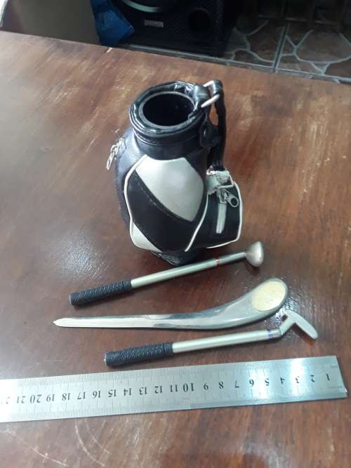 GOLFING MINIATURES SET WITH BAG( ETA)