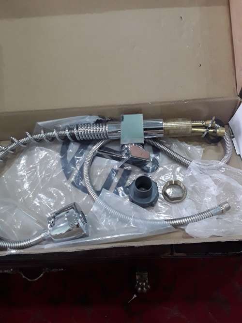 SINGLE HANDLE PULLOUT KITCHEN FAUCET