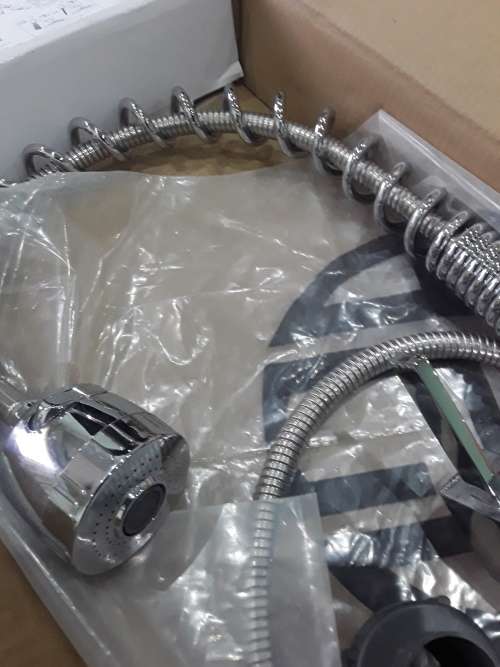 SINGLE HANDLE PULLOUT KITCHEN FAUCET