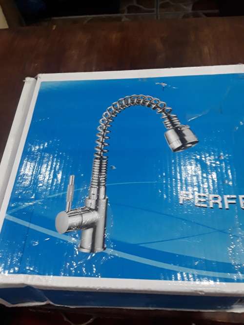 SINGLE HANDLE PULLOUT KITCHEN FAUCET