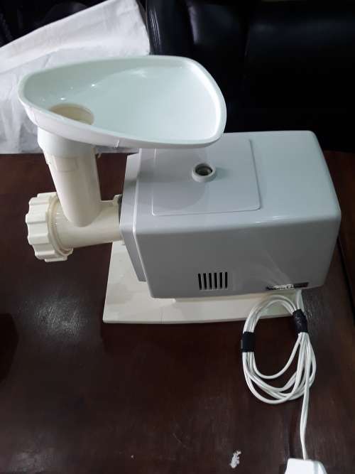 VINTAGE MOULINEX FOOD PROCESSOR, MEAT GRINDER,SAUSAGE FILLER AND ACCESSORIES (WORKS LIKE A BOMB)