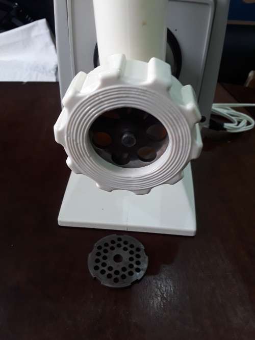 VINTAGE MOULINEX FOOD PROCESSOR, MEAT GRINDER,SAUSAGE FILLER AND ACCESSORIES (WORKS LIKE A BOMB)