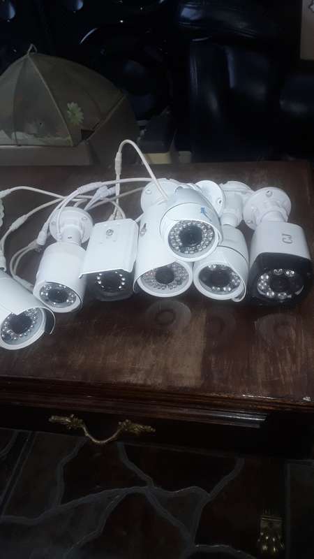 JOBLOT 7 PIECES OF CCTV CAMERAS(ONE BID FOR ALL)