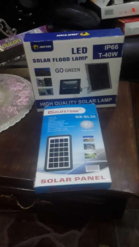 SOLAR POWERED LED FLOODLIGHT WITH SOLAR PANEL