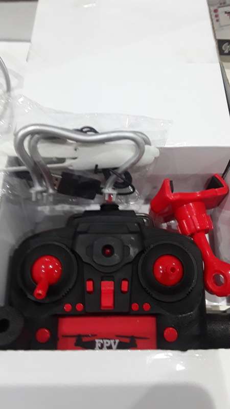 6 CH-2,4 GHZ R/C QUADCOPTER (INCLUDES CAMERA)WIFI FOV REAL TIME